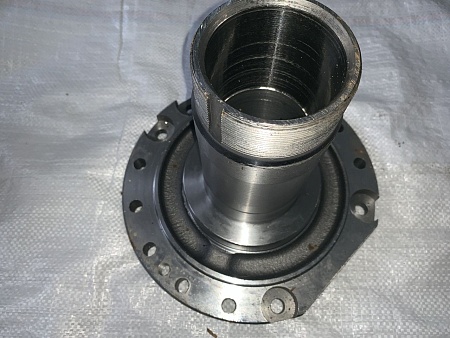 Цапфа поворотного кулака левая в сб. 43114 Ориг (43114-2304081)(Кр9907)