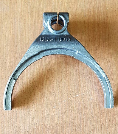 Вилка КПП делителя нового образца (167751) (Ф1698)