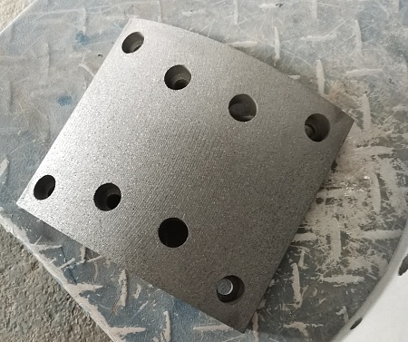 Накладка тормозная передняя Howo,Sitrak  8отв., мост VGD95 WAYTEKO (WG4075450160)(Ф9432)