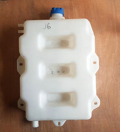 Бачок системы охлаж FAW 3310,3250  (131102076AG)(Ф9377)