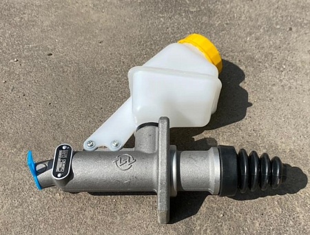 Цилиндр сцепления главный (с бачком) резьба Shacman X3000 F3000(DZ93189230090)(Ф7218)